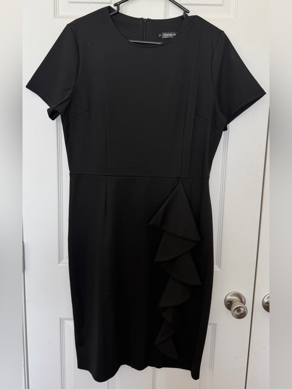 Chic Black Fitted Dress with Cascading Ruffle Detail Size XL